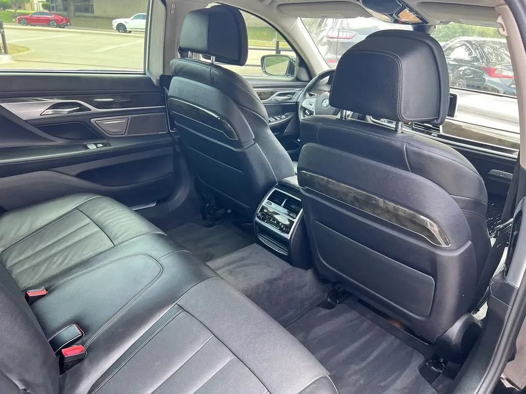 Used 2018 BMW 740i RWD image 48