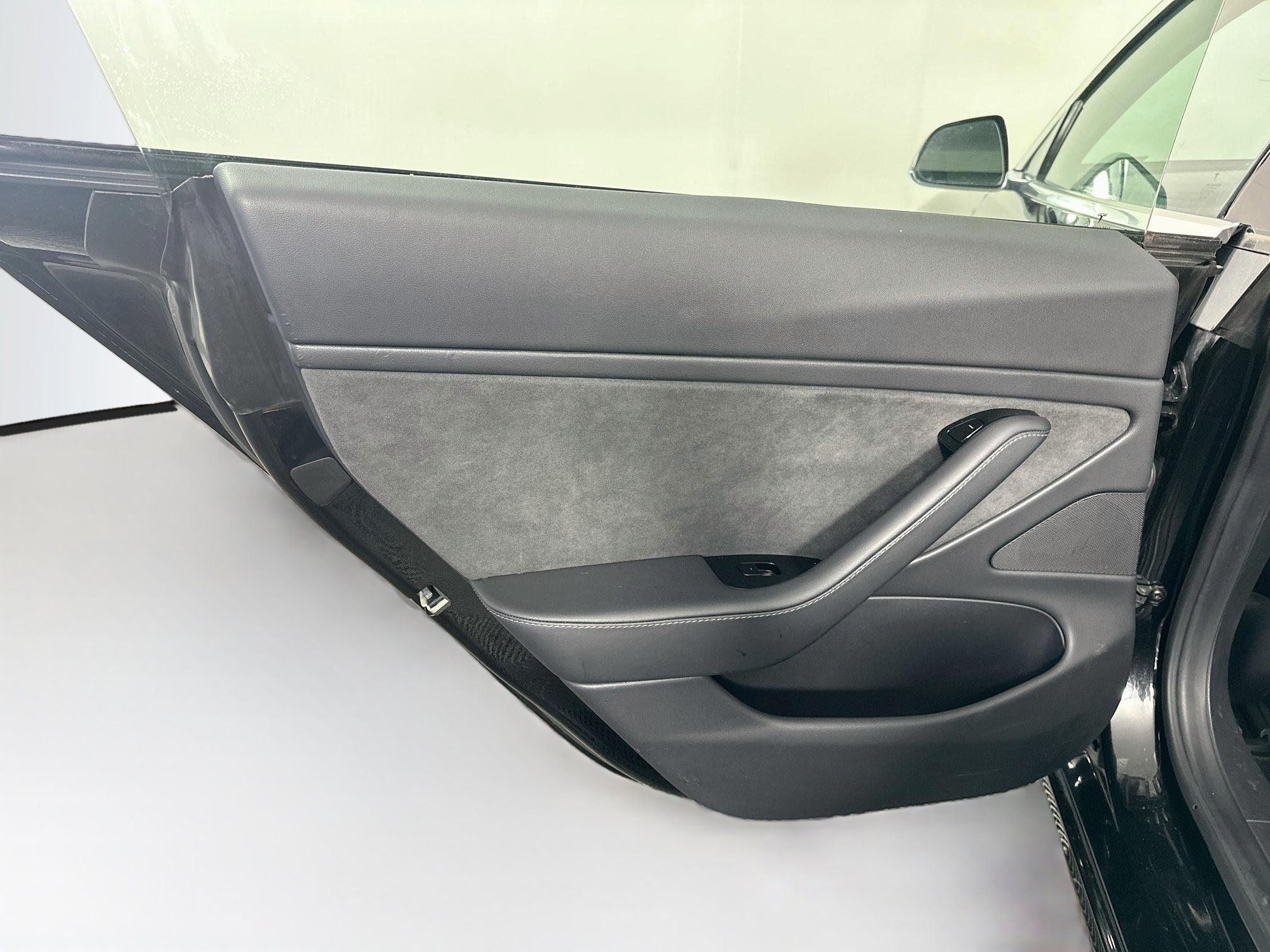 Used 2018 Tesla Model 3 Mid Range RWD image 25
