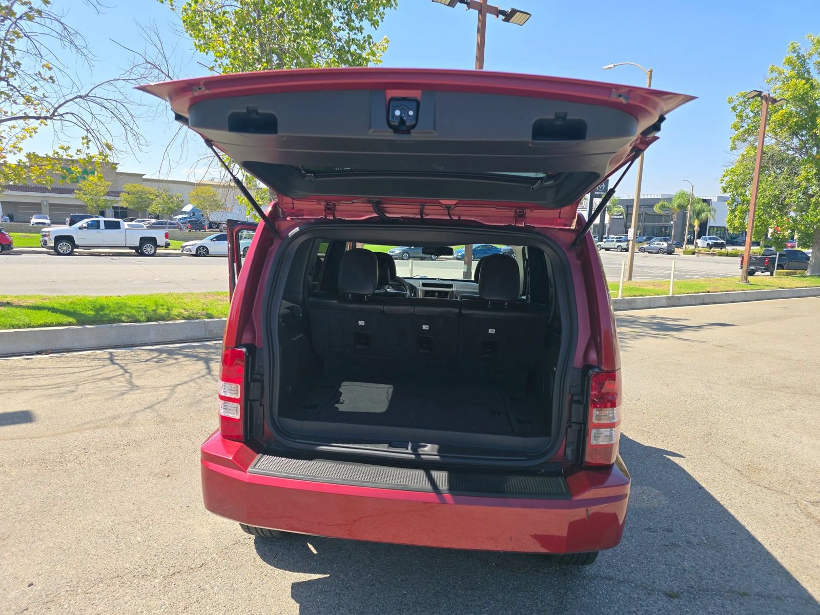Used 2012 Jeep Liberty Limited Jet AWD/4WD image 13