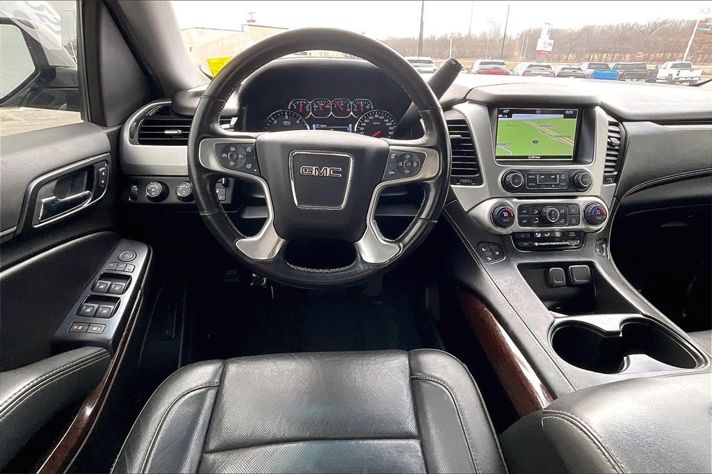 Used 2019 GMC Yukon XL SLT w/ Premium Edition image 5