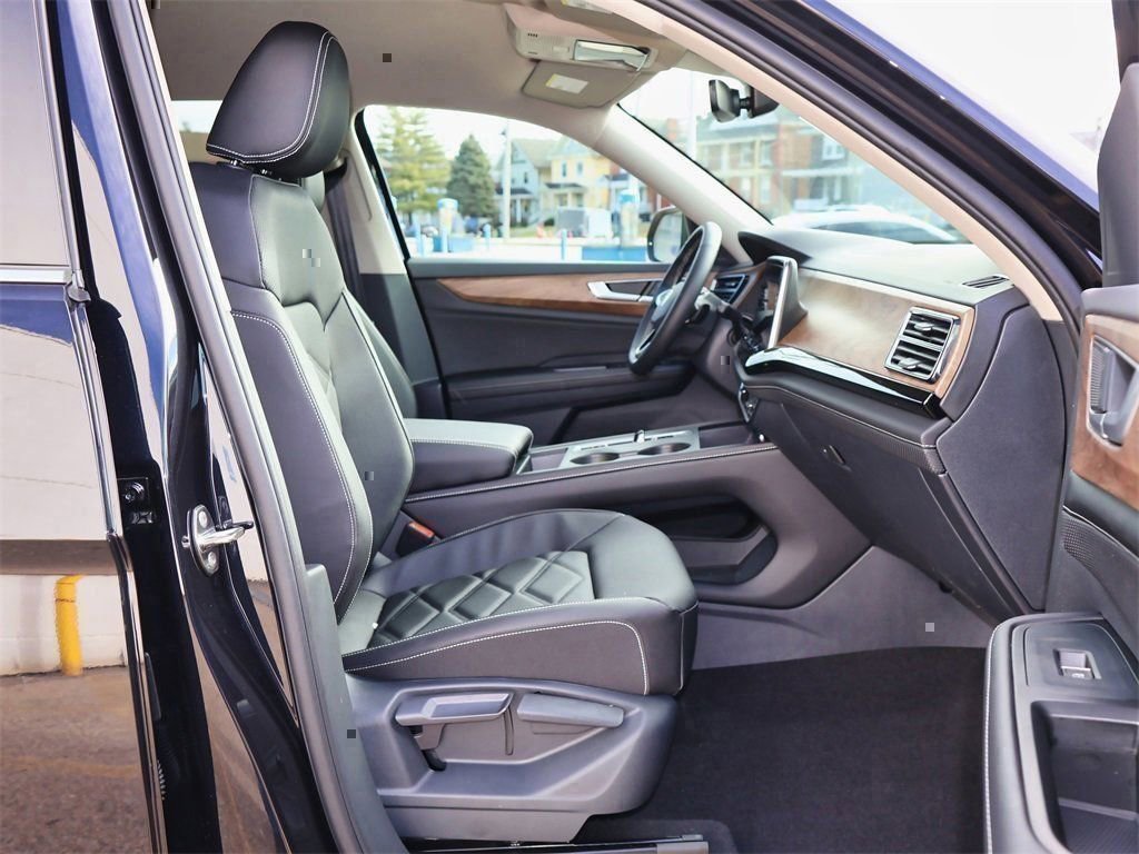 New 2026 Volkswagen Atlas SE image 28