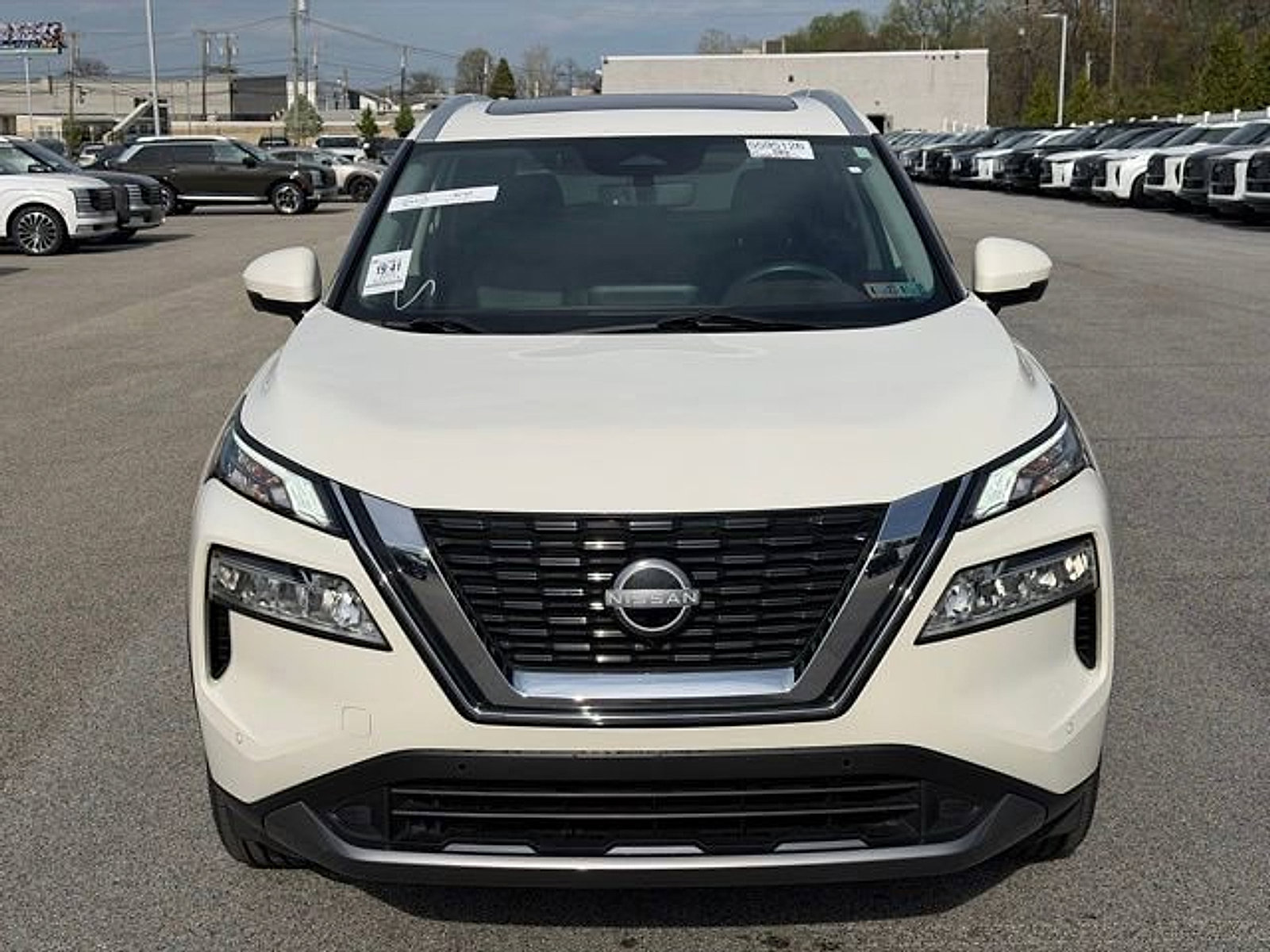Used 2023 Nissan Rogue SL w/ SL Premium Package AWD/4WD image 2