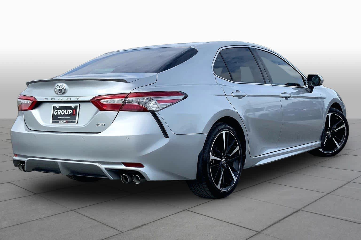 Used 2018 Toyota Camry XSE FWD image 13