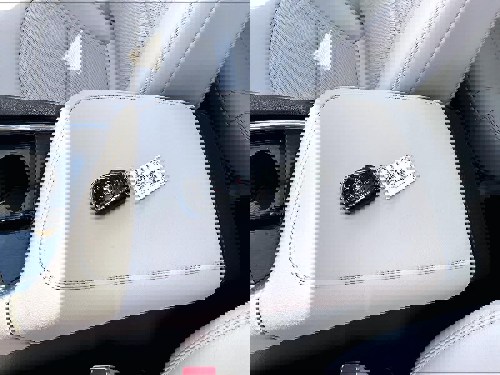 Used 2023 Buick Enclave Essence w/ Experience Buick Package AWD/4WD image 31