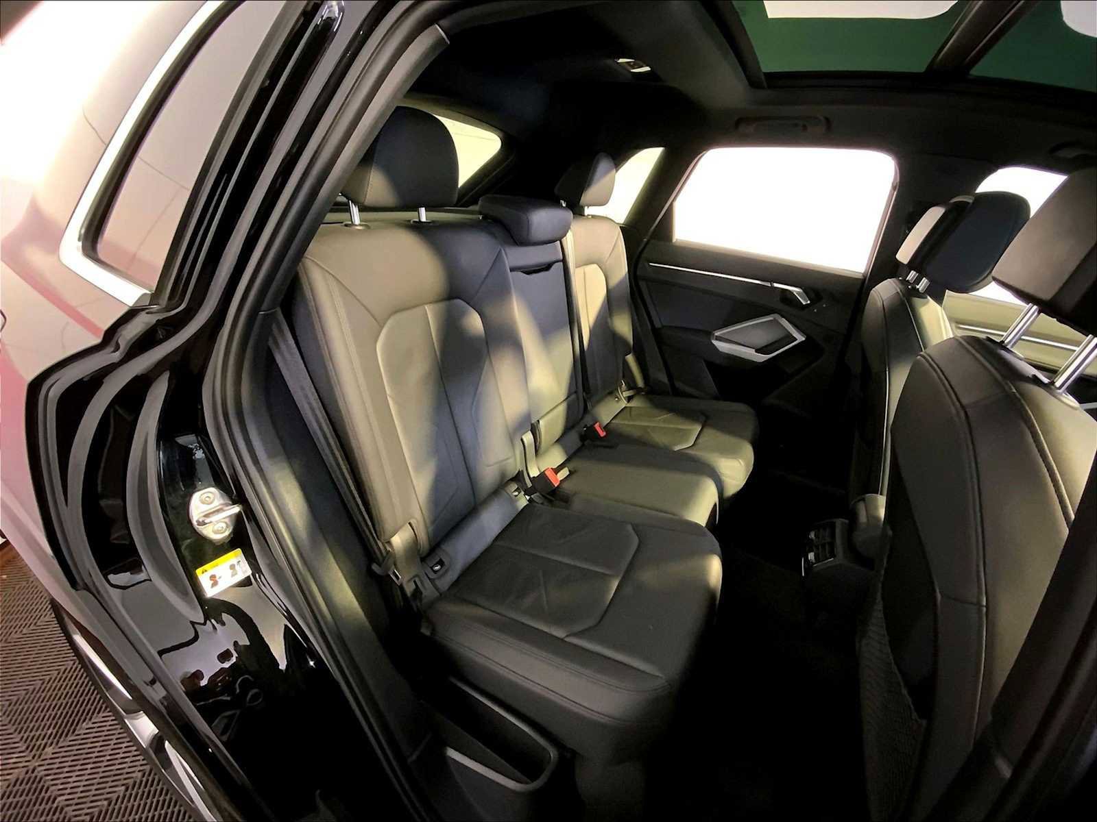 Used 2021 Audi Q3 2.0T Premium image 23