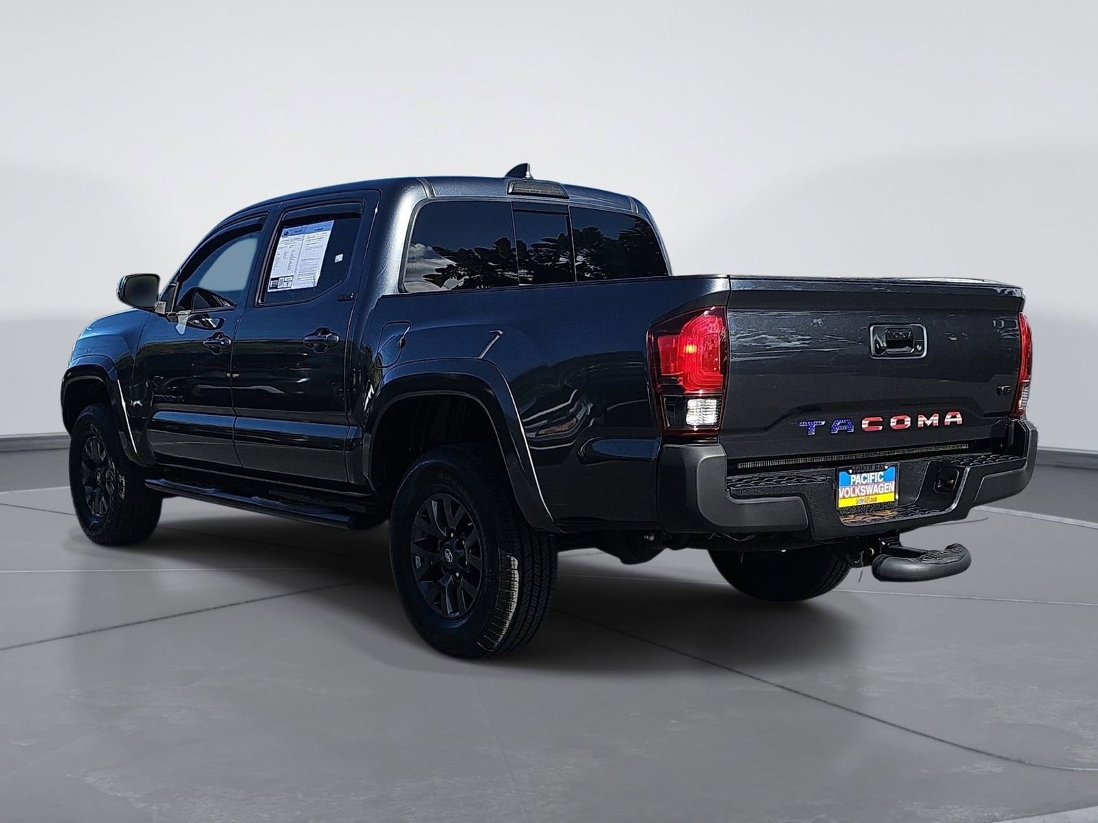 Used 2020 Toyota Tacoma SR5 RWD image 5