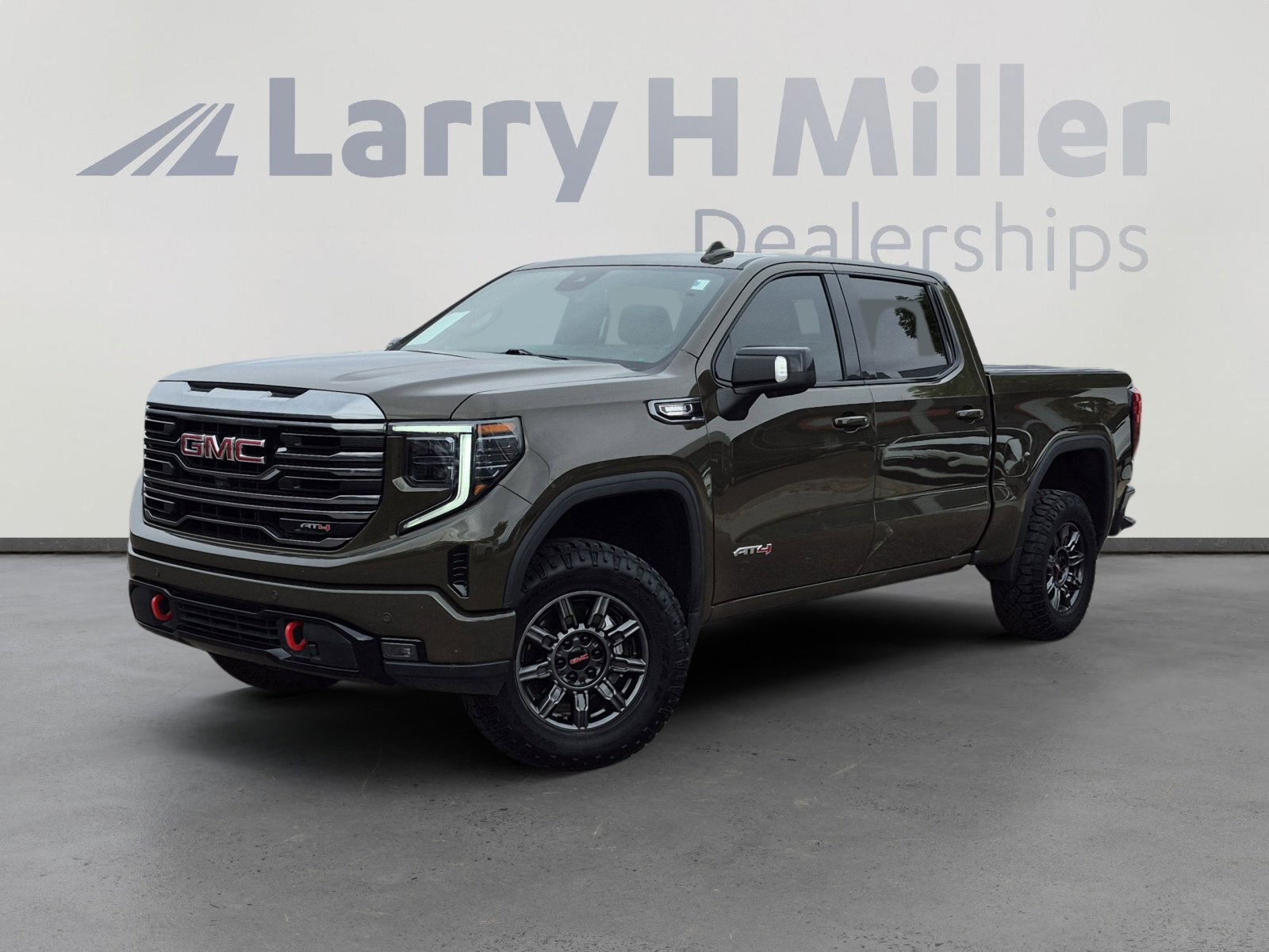 Used 2024 GMC Sierra 1500 AT4 AWD/4WD image 1