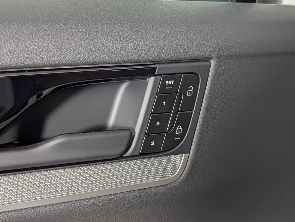 New 2026 Porsche Cayenne image 26