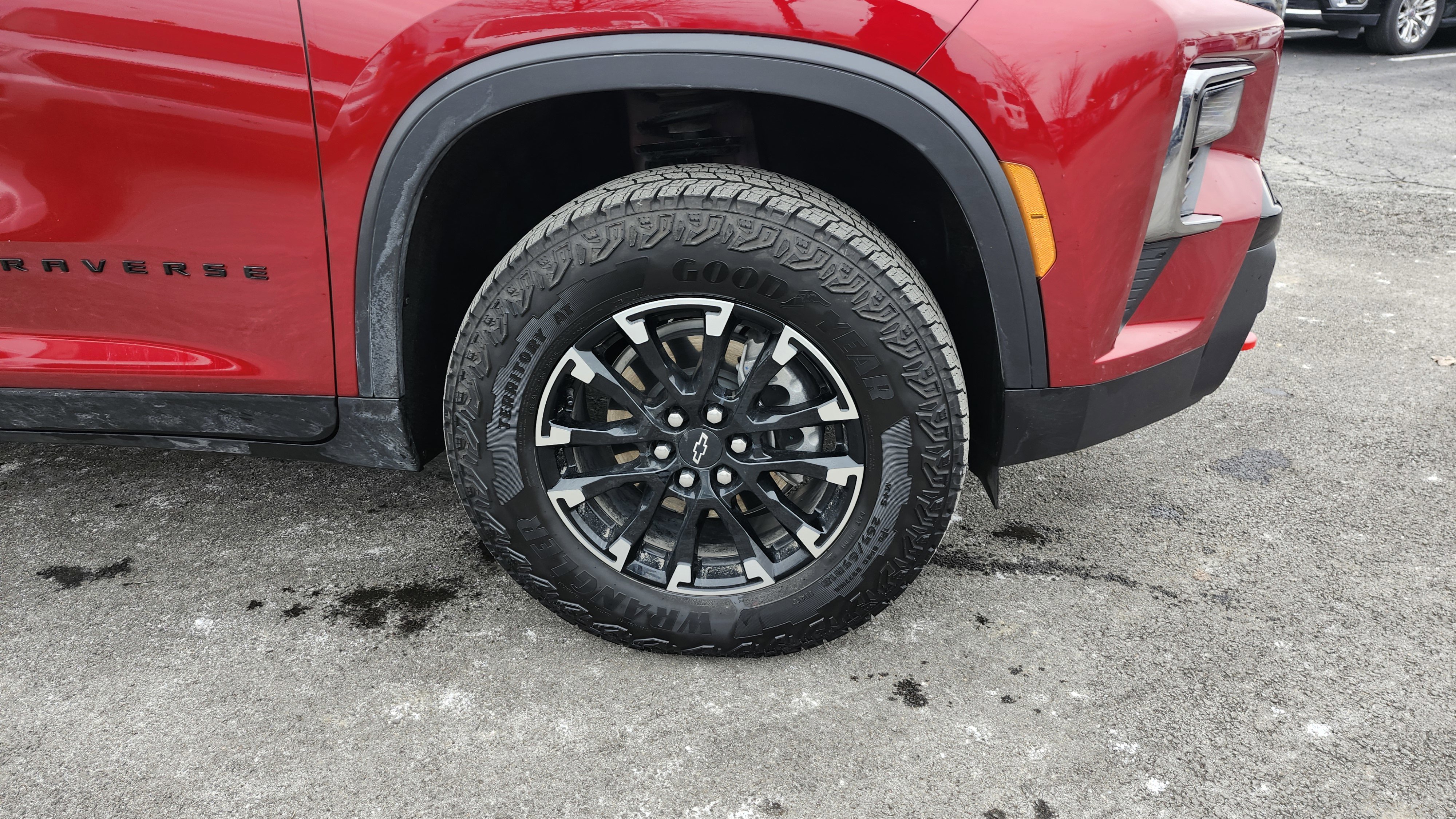 Used 2025 Chevrolet Traverse Z71 w/ LPO, Floor Liner Package image 12