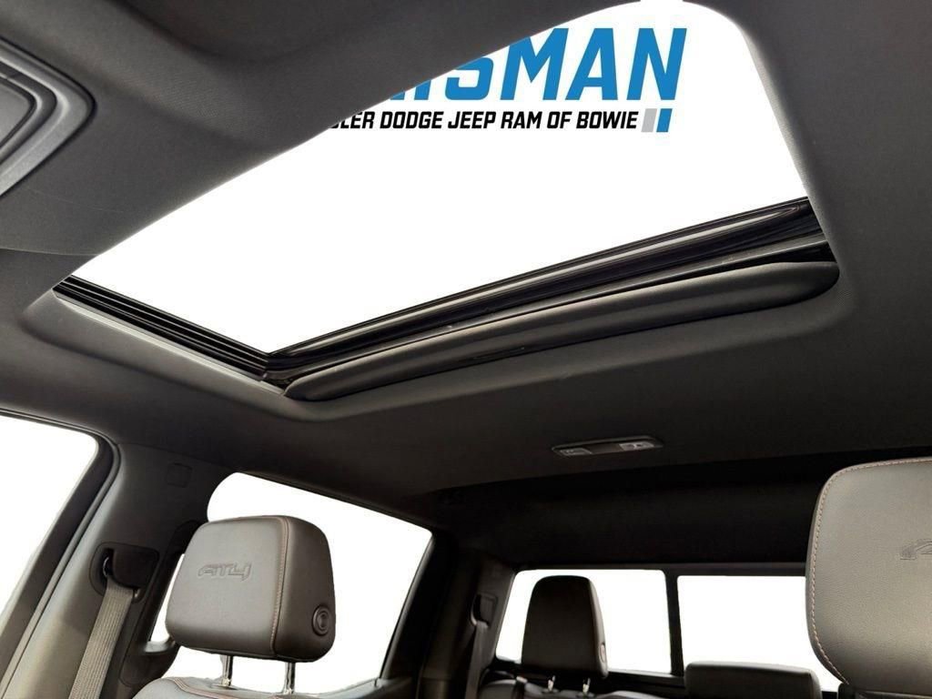 Used 2019 GMC Sierra 1500 AT4 w/ Off Road Performance Package image 10