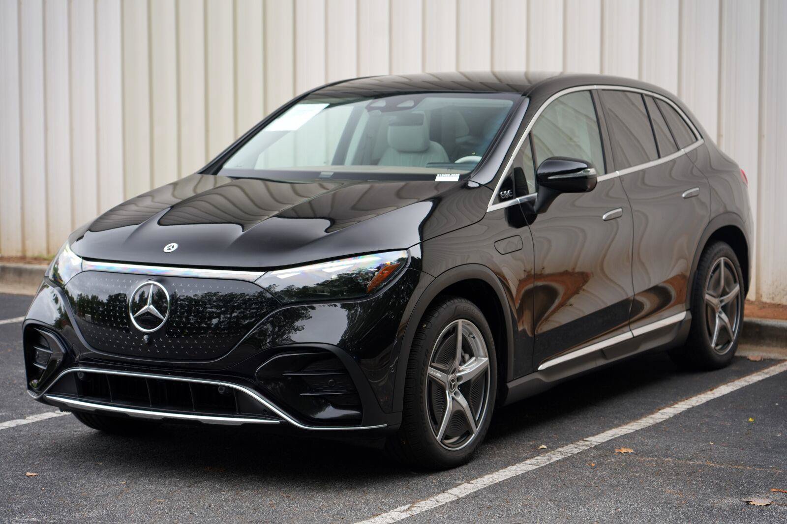 Used 2023 Mercedes-Benz EQE 500 4MATIC SUV image 54
