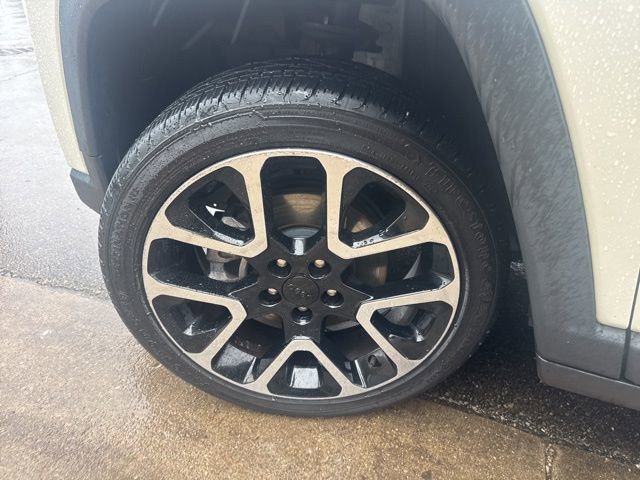 Used 2018 Jeep Compass Limited w/ Navigation Group image 11