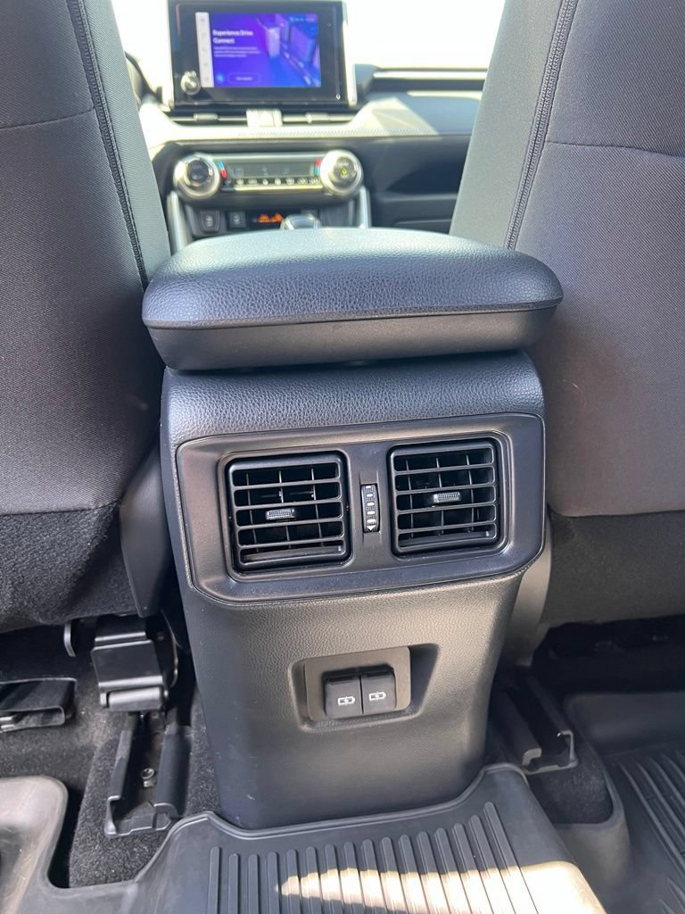 Used 2023 Toyota RAV4 SE w/ Convenience Package AWD/4WD image 18