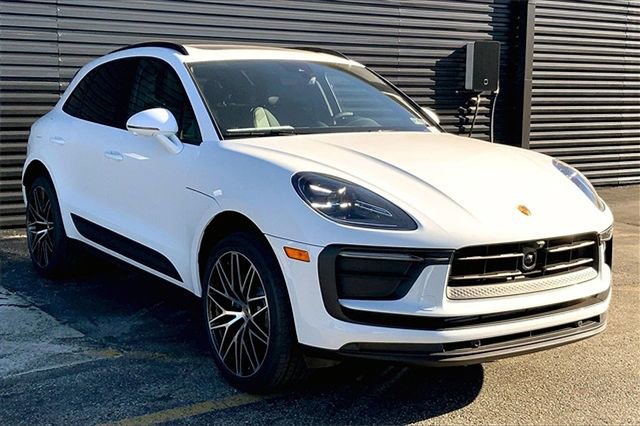 Certified 2026 Porsche Macan AWD/4WD image 12