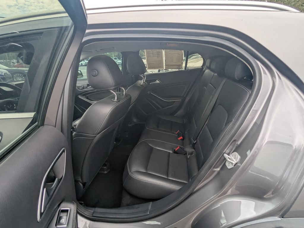 Used 2015 Mercedes-Benz GLA 250 image 24