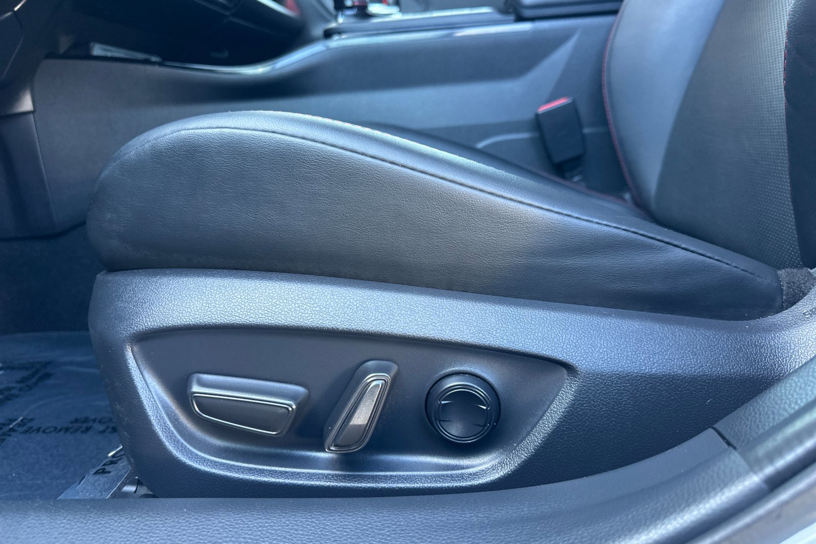 Used 2024 Toyota Prius Prime XSE Premium image 13