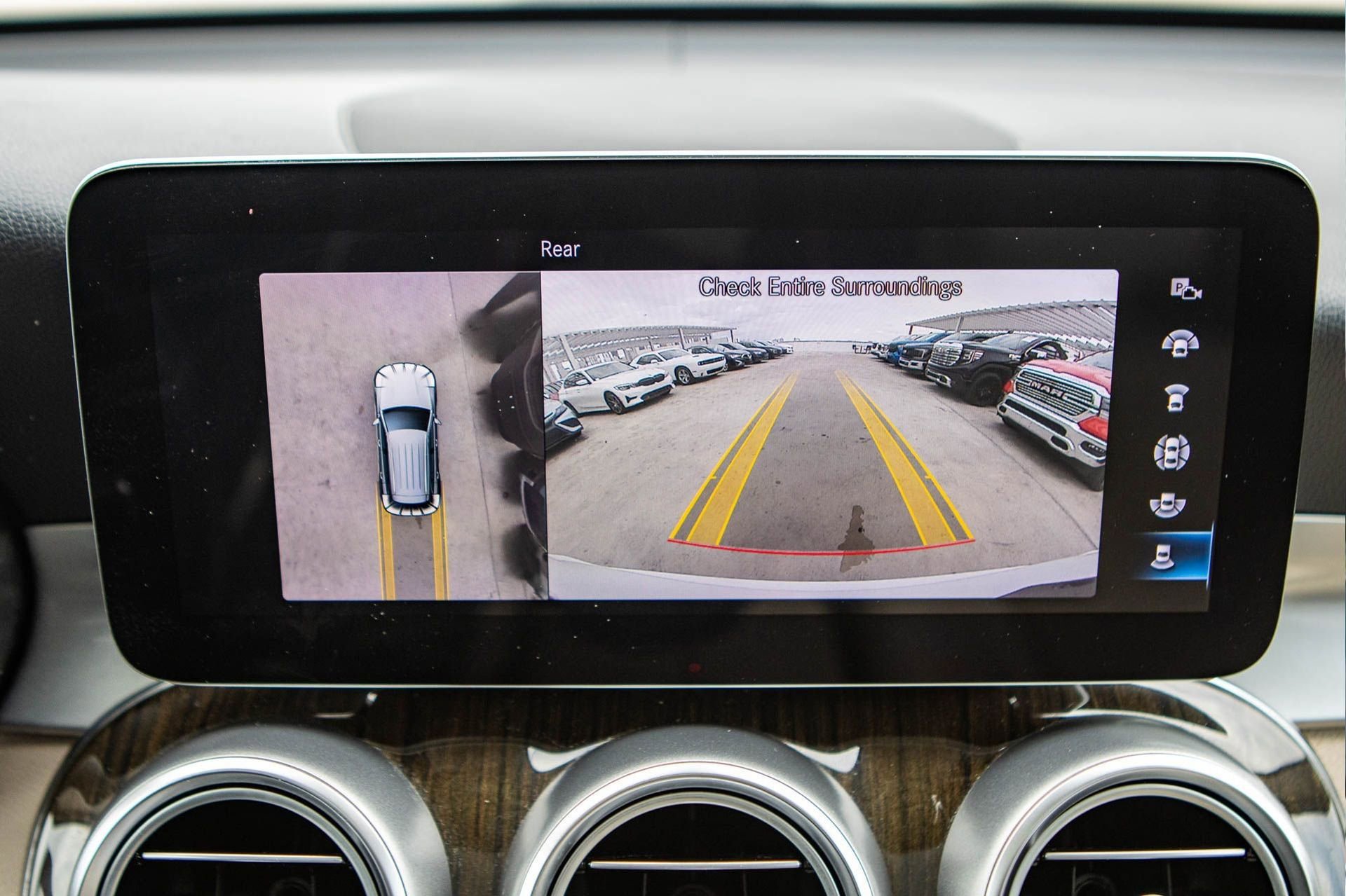 Used 2021 Mercedes-Benz GLC 300 w/ Premium Package image 32