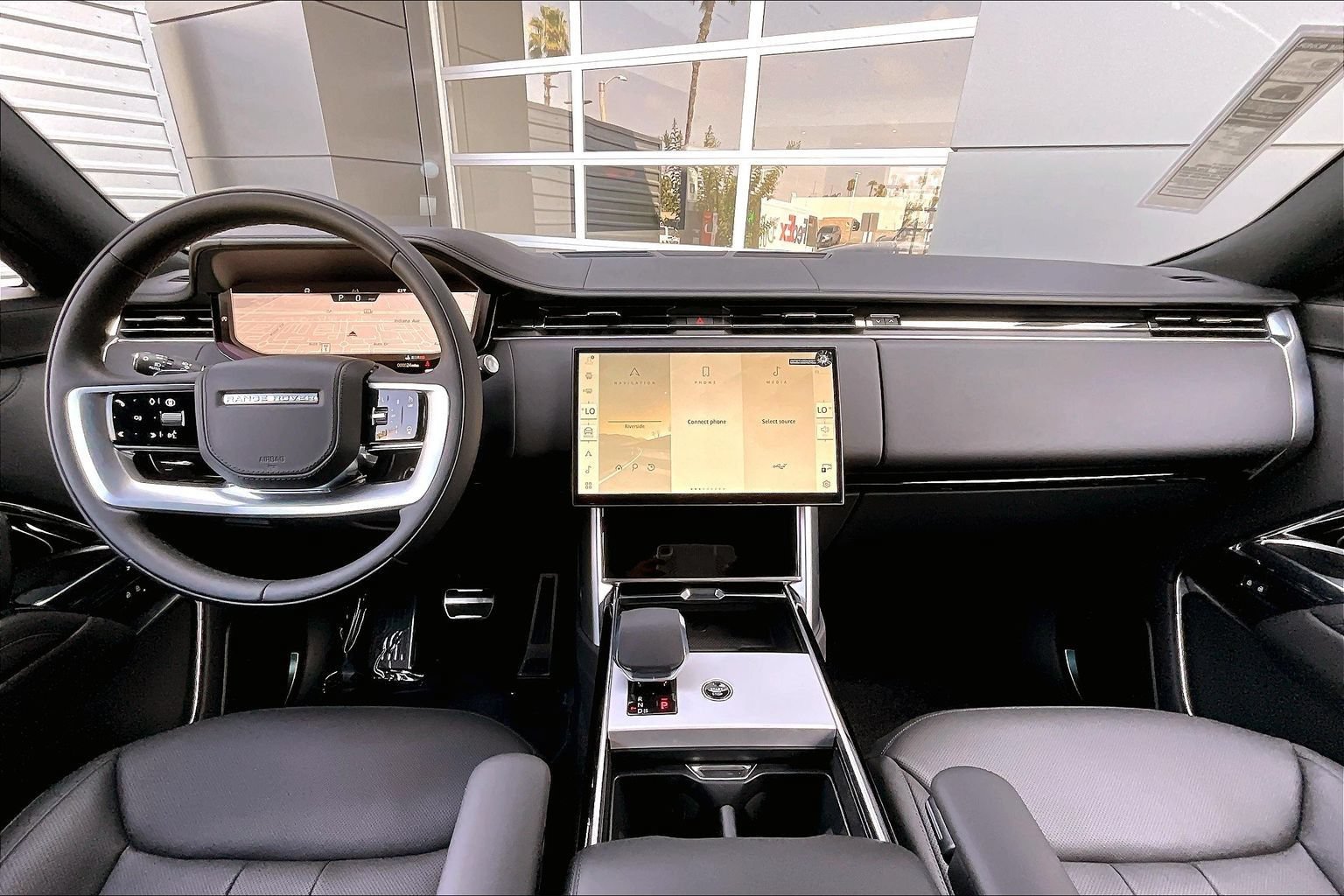 New 2026 Land Rover Range Rover Long Wheelbase SE AWD/4WD image 5