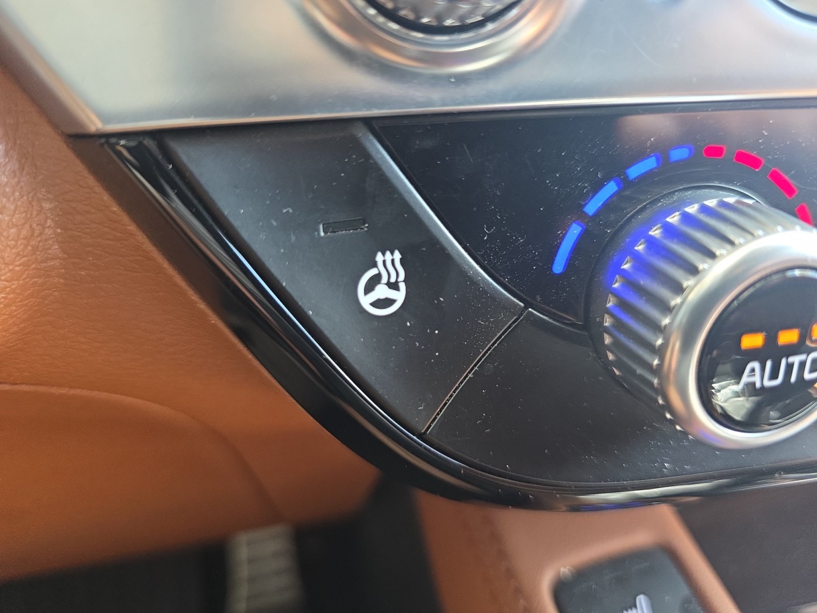 Certified 2025 Kia Telluride SX Prestige X-Line AWD/4WD image 24