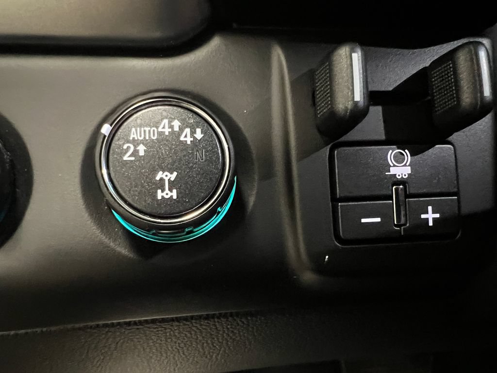 Used 2019 Chevrolet Tahoe Premier w/ Premier Plus Edition AWD/4WD image 27