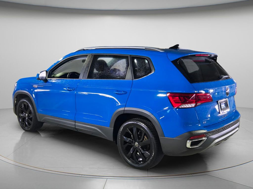 Certified 2022 Volkswagen Taos SE w/ Panoramic Sunroof Package image 7