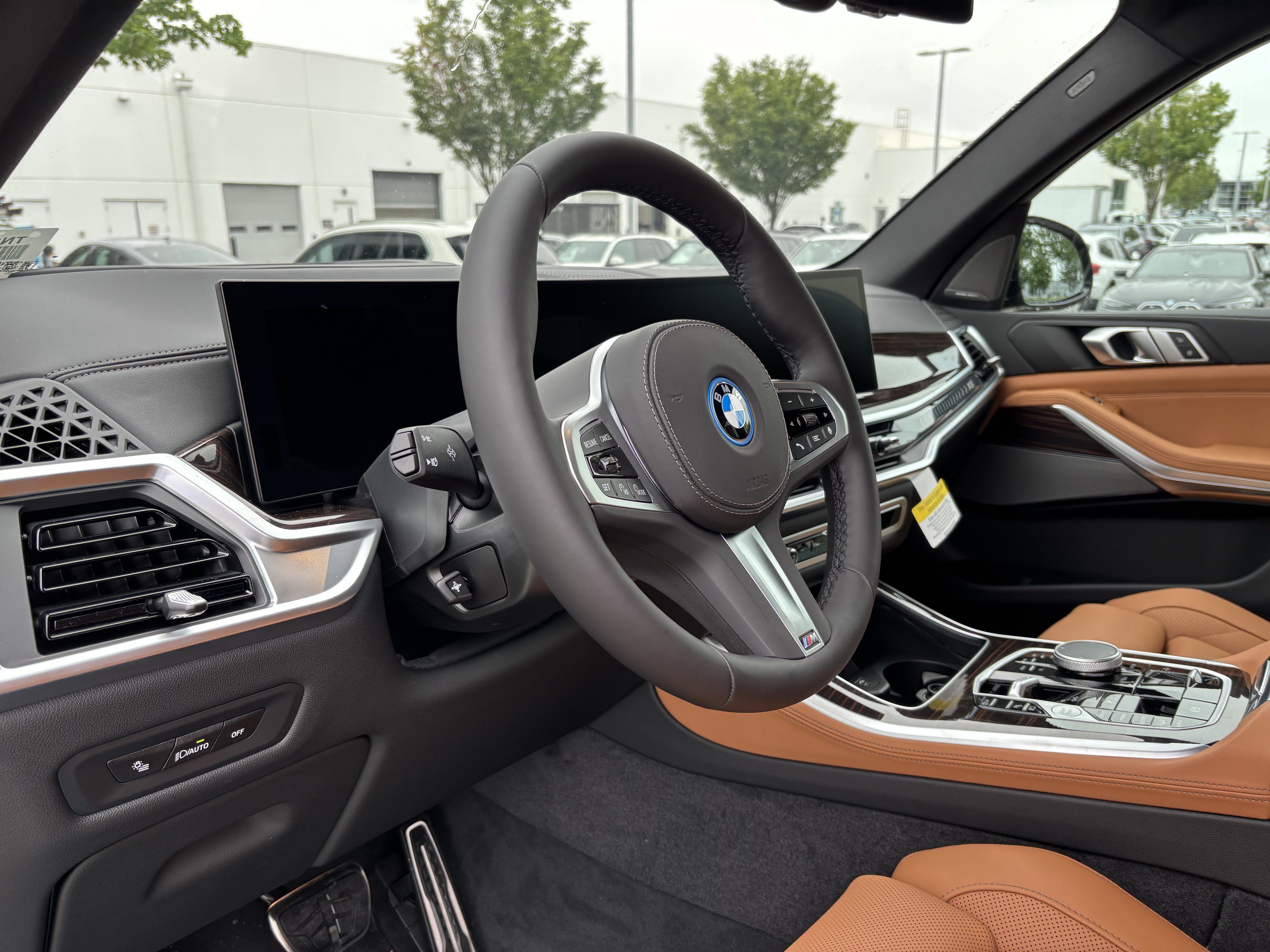 New 2026 BMW X5 xDrive50e w/ M Sport Package AWD/4WD image 17