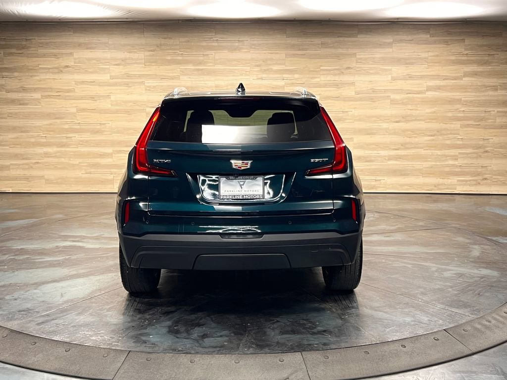 Used 2024 Cadillac XT4 Luxury w/ Cold Weather Package FWD image 23