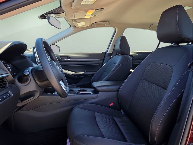 Used 2025 Nissan Altima 2.5 SV image 16