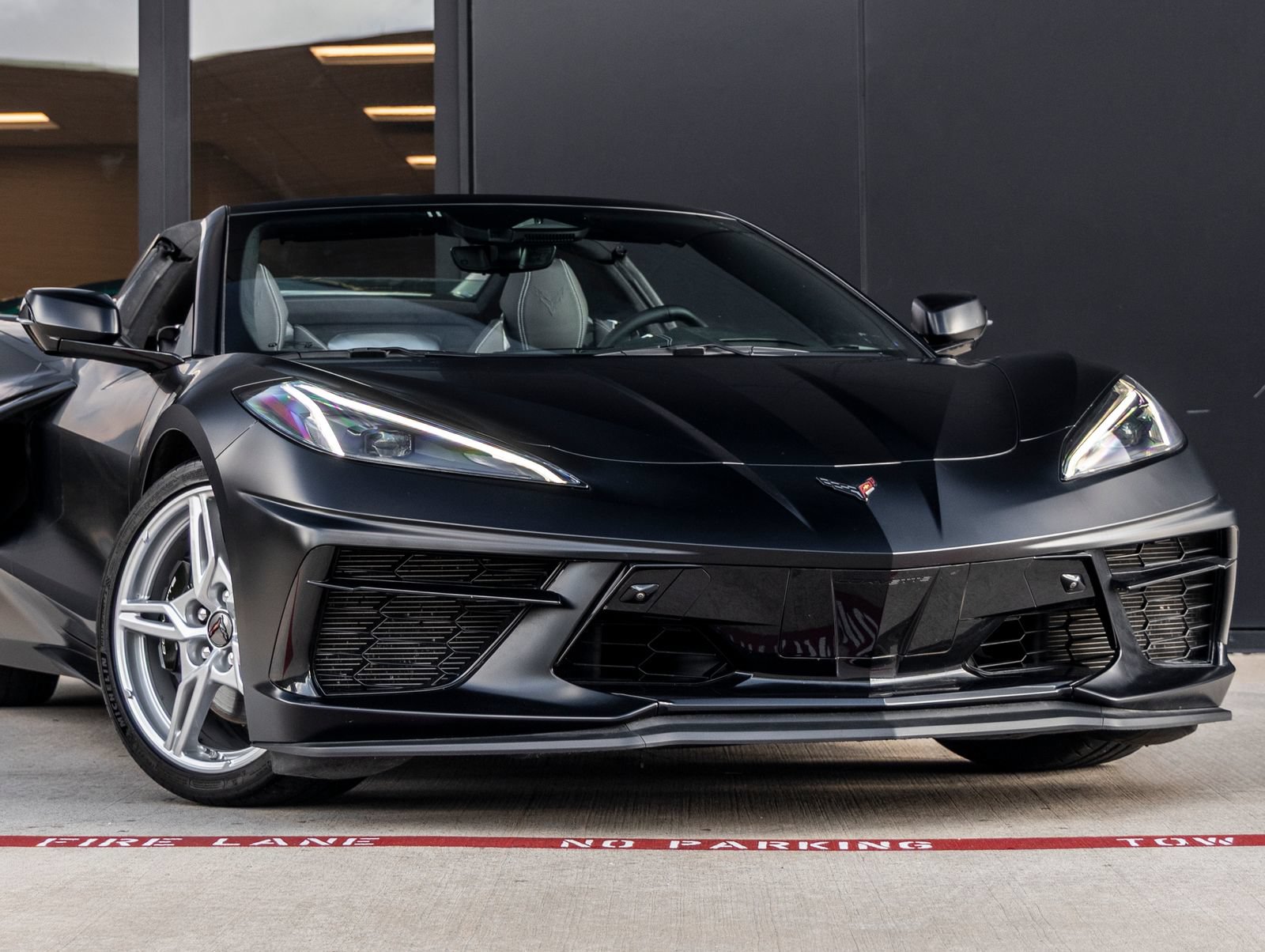 Used 2024 Chevrolet Corvette Stingray Premium Conv w/ Z51 Performance Package RWD image 5