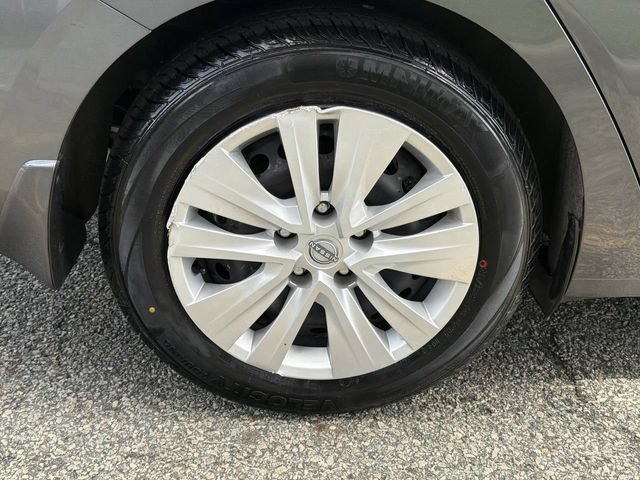 Certified 2025 Nissan Sentra S w/ Lighting Package FWD image 12