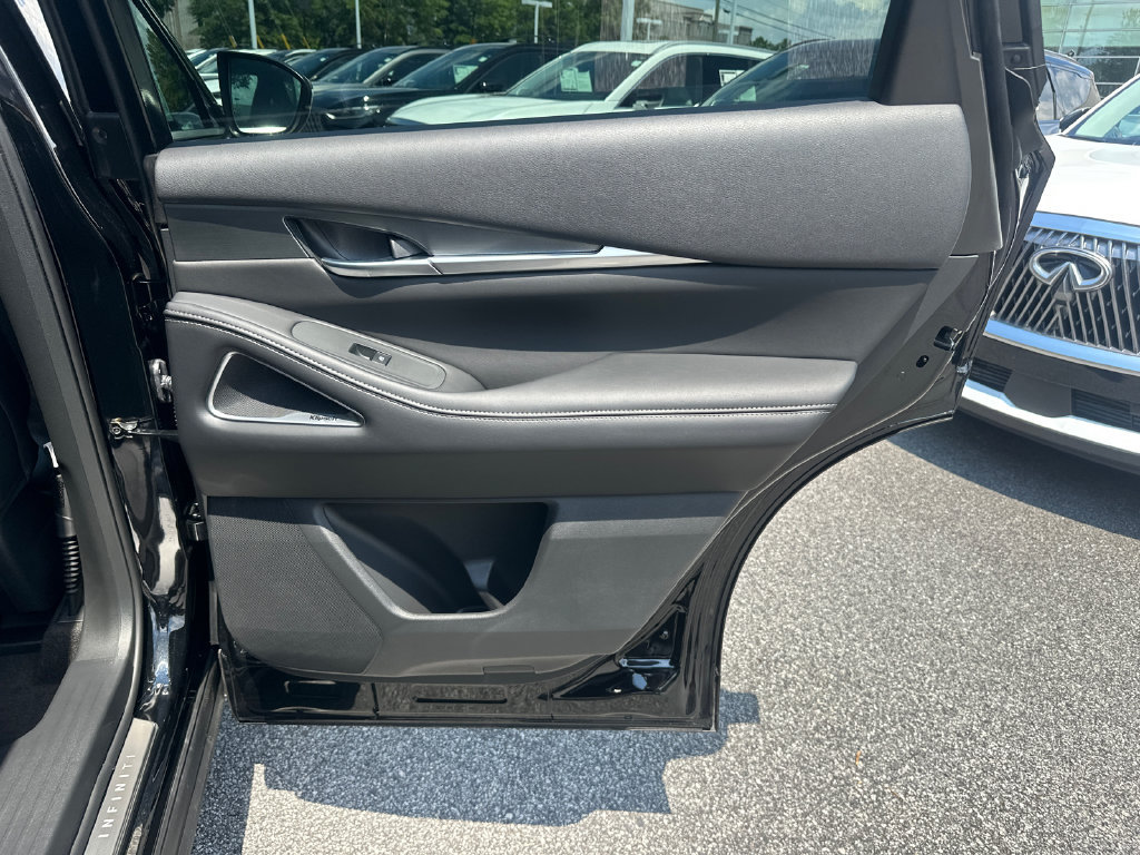 New 2027 INFINITI QX60 Luxe w/ Family Package FWD image 14