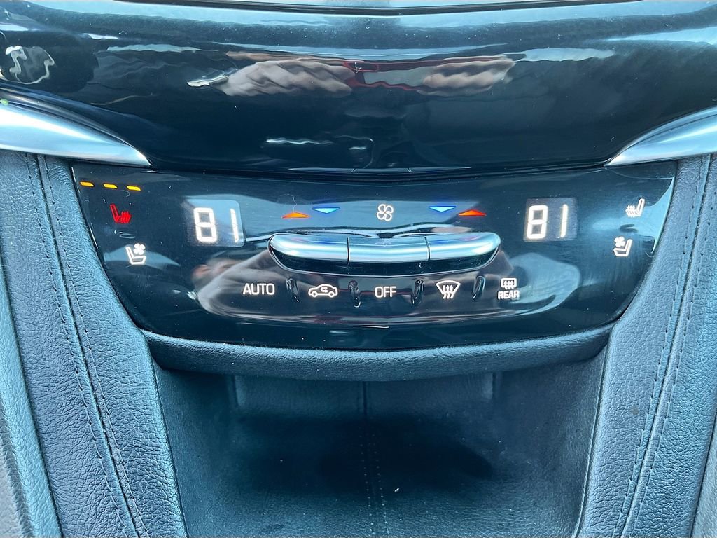 Used 2024 Cadillac XT6 Sport image 16