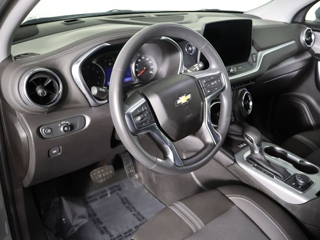 Used 2024 Chevrolet Blazer LT w/ Convenience Package FWD image 25