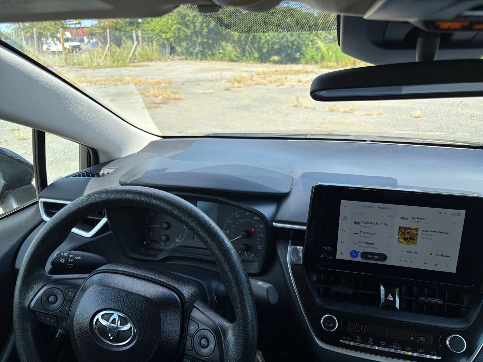 Used 2025 Toyota Corolla LE FWD image 29