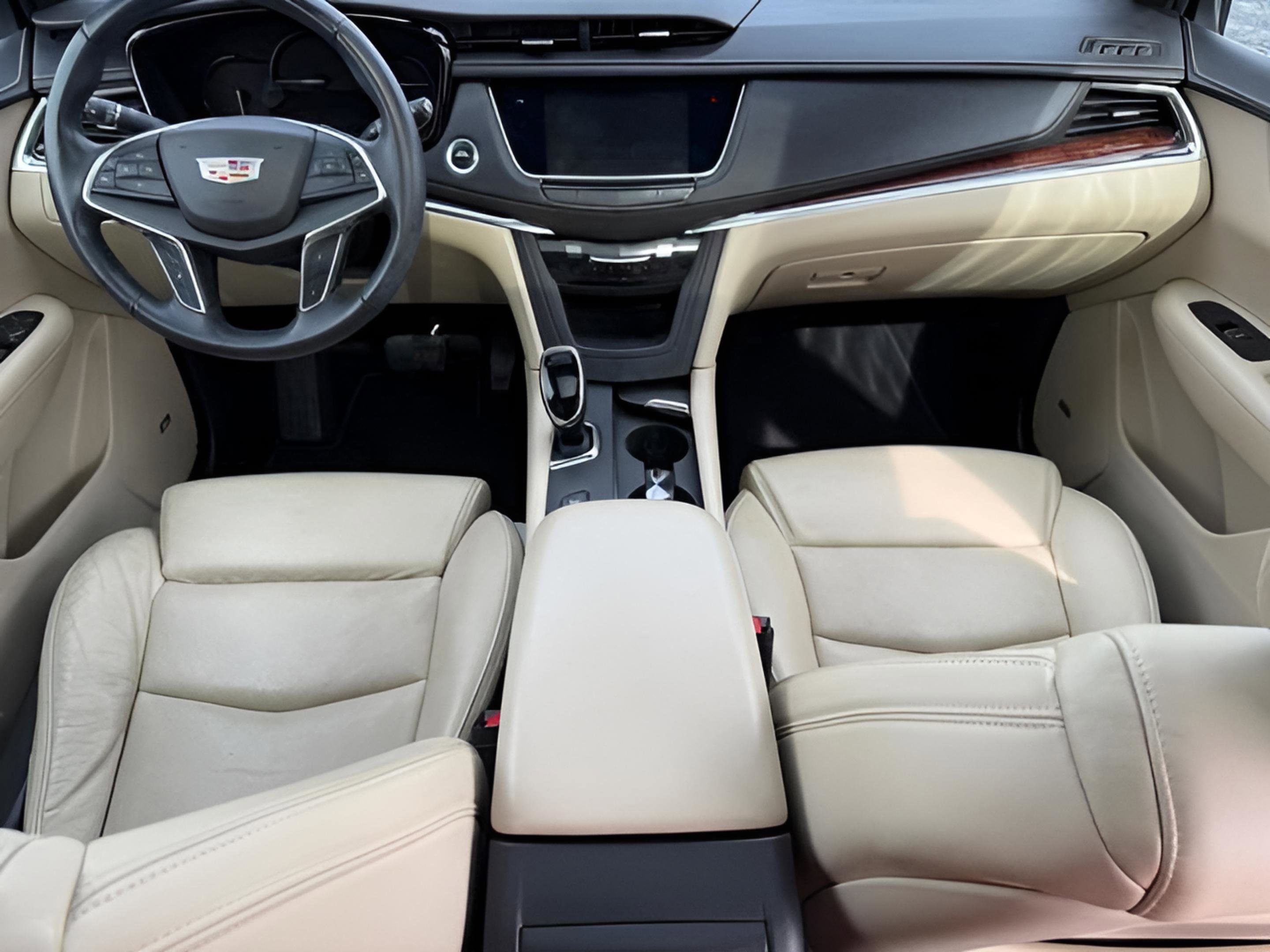 Used 2017 Cadillac XT5 Luxury image 13