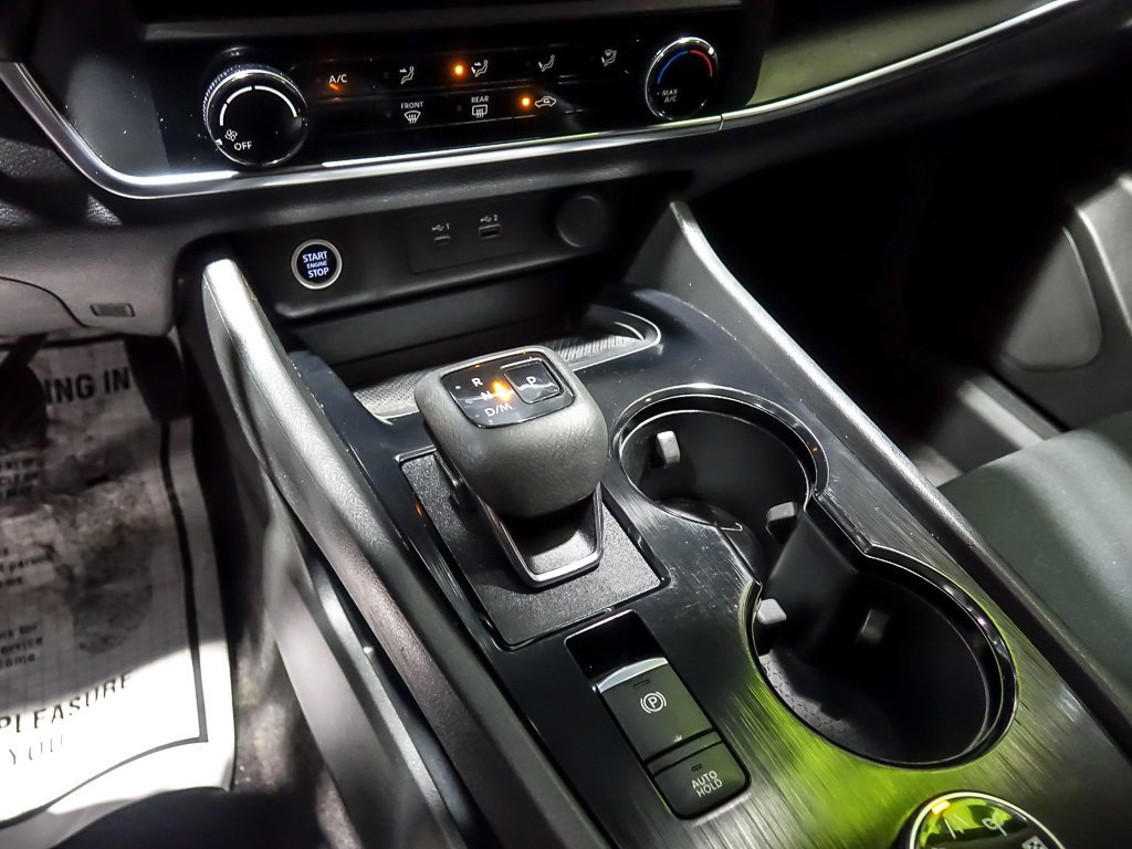 Used 2023 Nissan Rogue S image 24