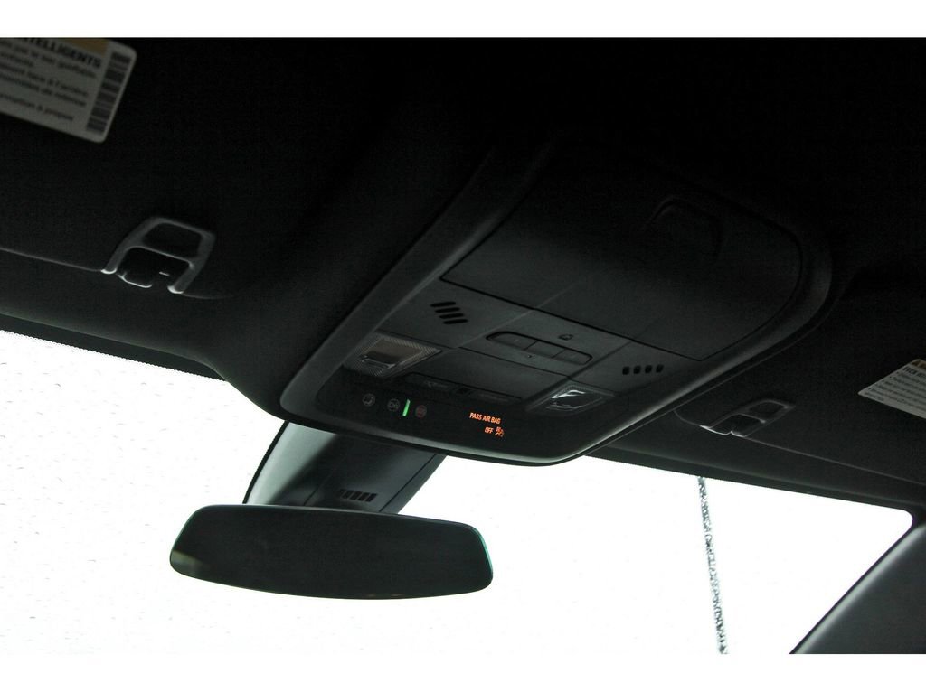 New 2025 Cadillac XT5 Luxury image 20