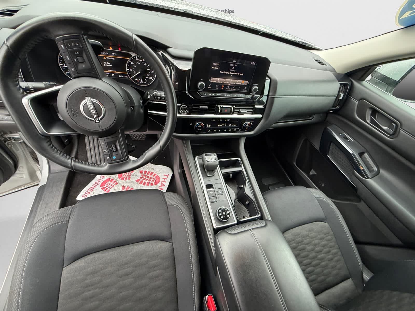Used 2024 Nissan Pathfinder SV AWD/4WD image 14