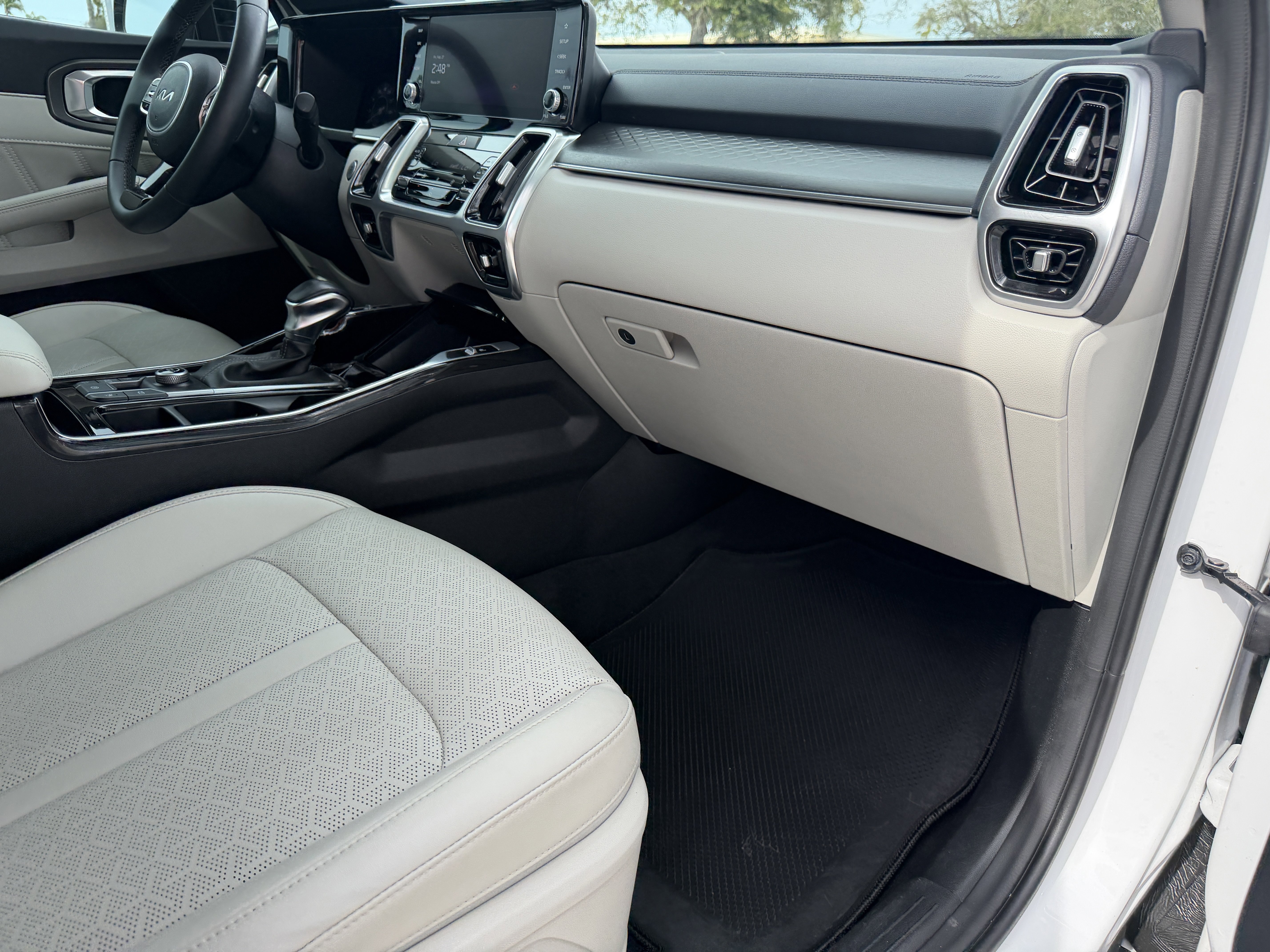 Certified 2023 Kia Sorento SX image 11
