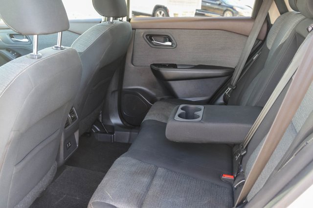 Used 2021 Nissan Rogue SV image 12