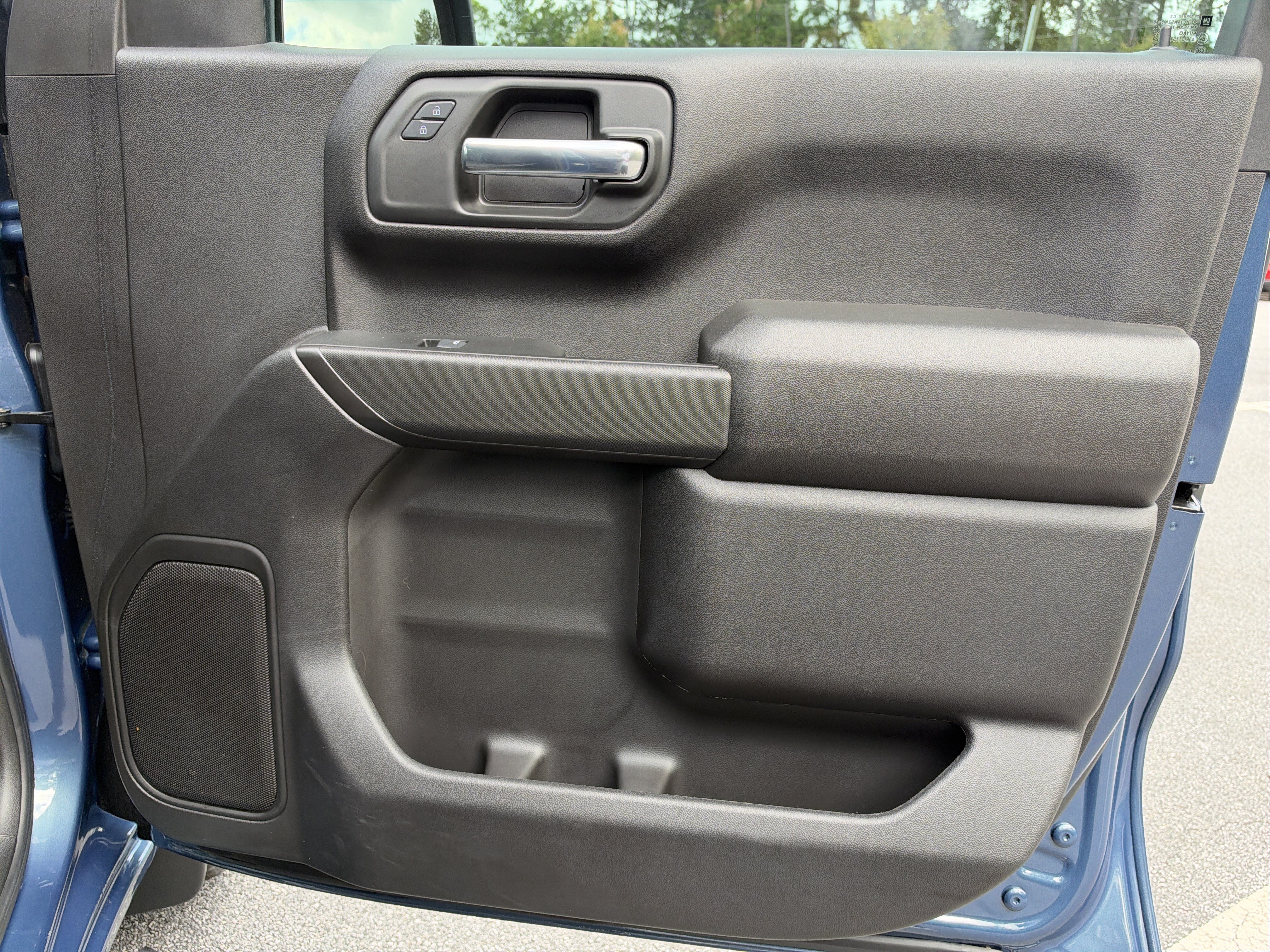 Used 2024 Chevrolet Silverado 1500 Custom w/ Turbomax Blackout Package AWD/4WD image 17