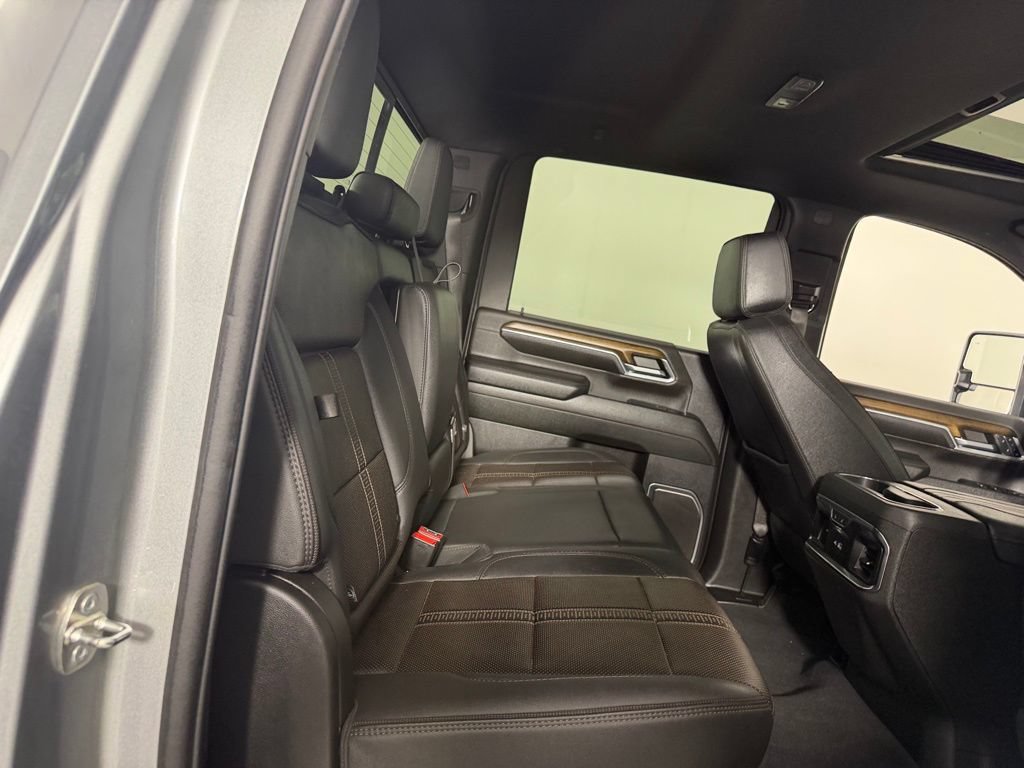 Used 2024 Chevrolet Silverado 3500 High Country w/ Technology Package AWD/4WD image 29