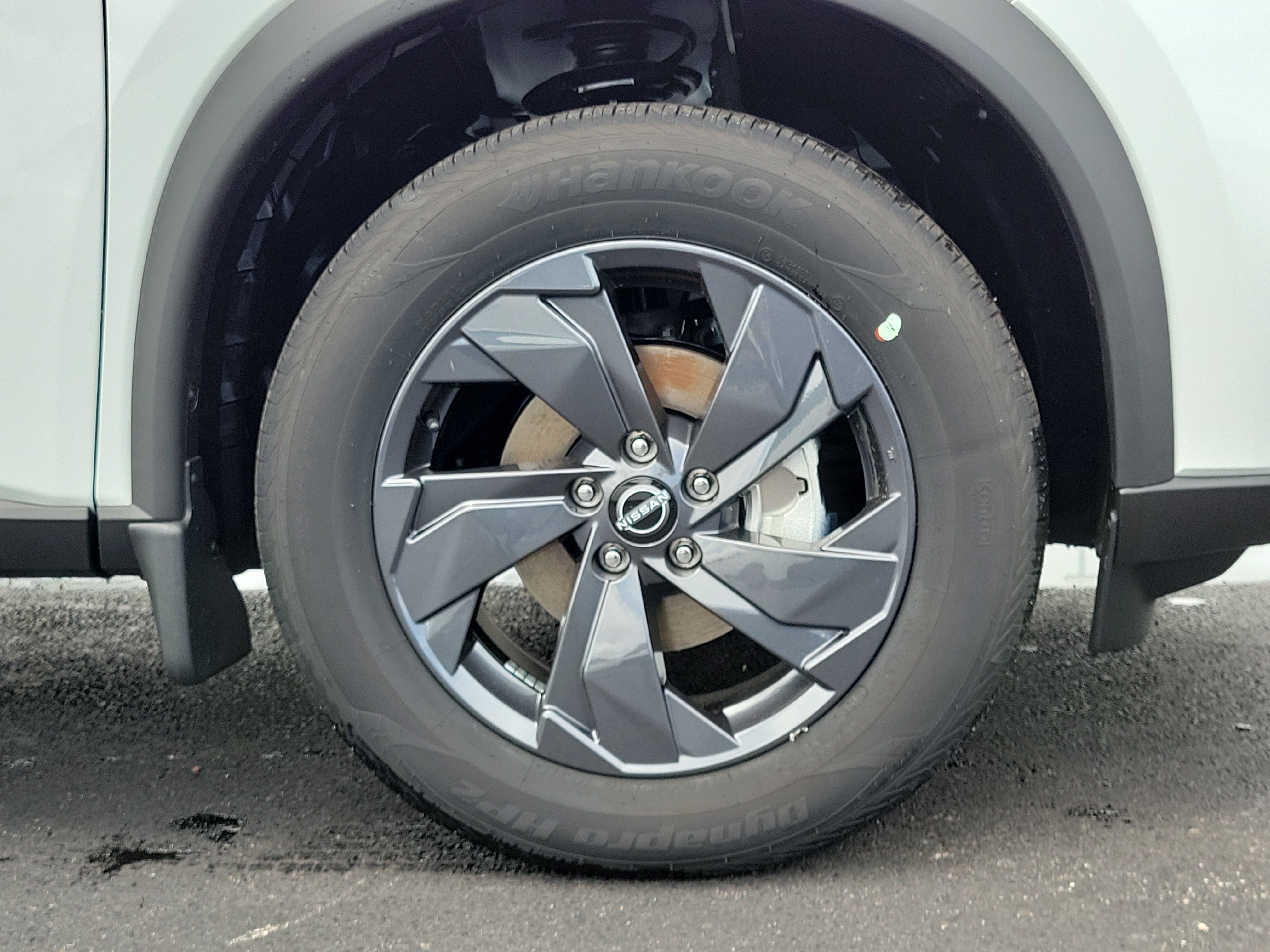 New 2026 Nissan Rogue SV w/ Cold Weather Package AWD/4WD image 5