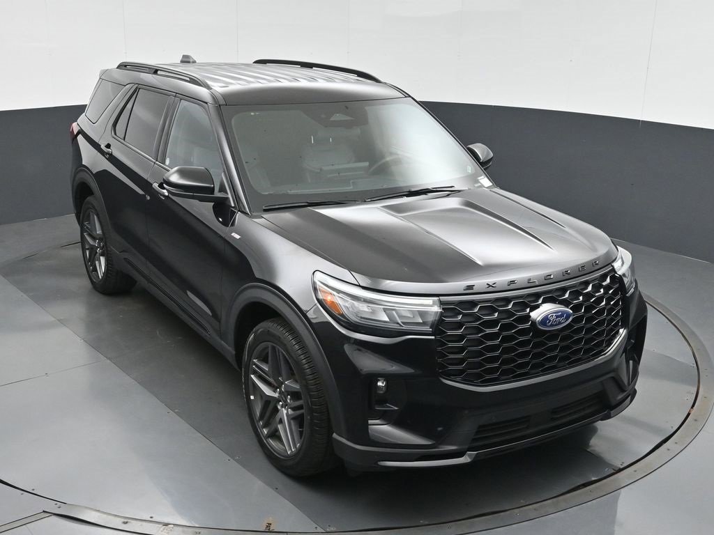 Used 2025 Ford Explorer ST-Line w/ ST-Line Street Pack image 25