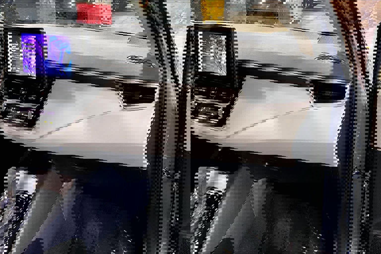 Used 2024 Toyota Corolla LE image 18