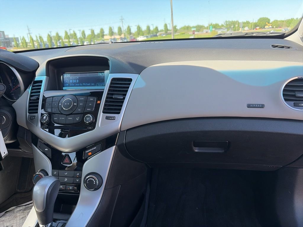 Used 2016 Chevrolet Cruze LS FWD image 25