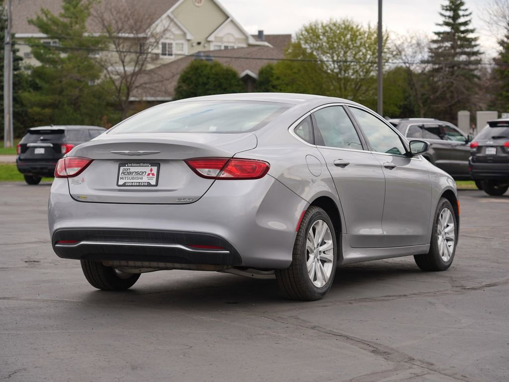 Used 2015 Chrysler 200 Limited FWD image 3