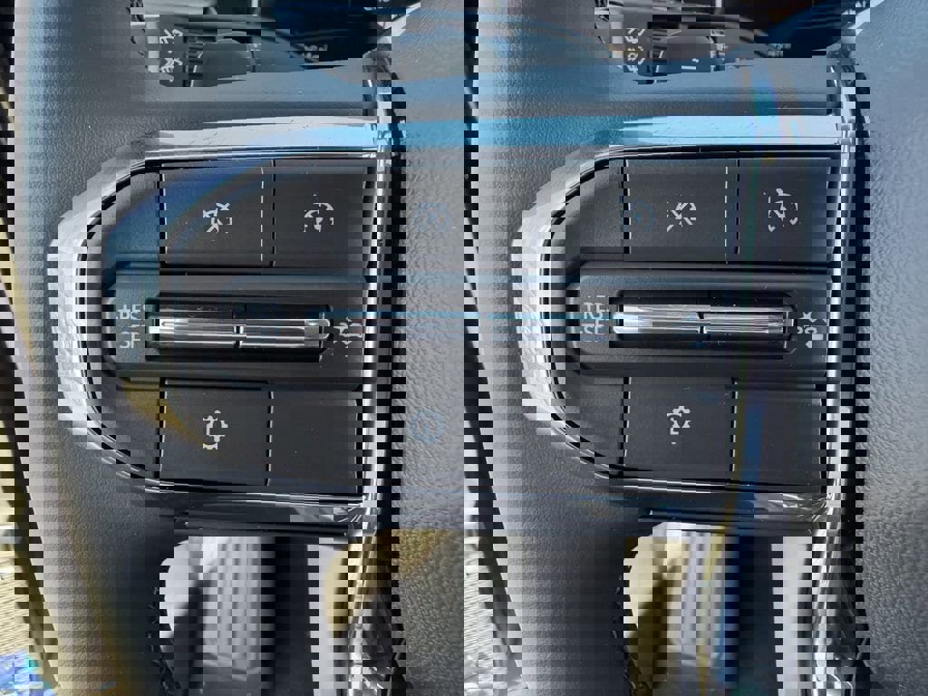 New 2026 GMC Acadia Elevation image 29