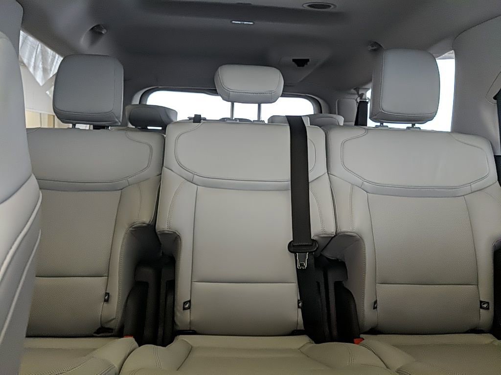 Used 2025 Ford Expedition Max Platinum w/ Driver's Package image 35