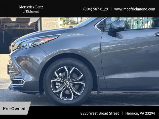 Used 2025 Toyota Sienna Platinum image 11